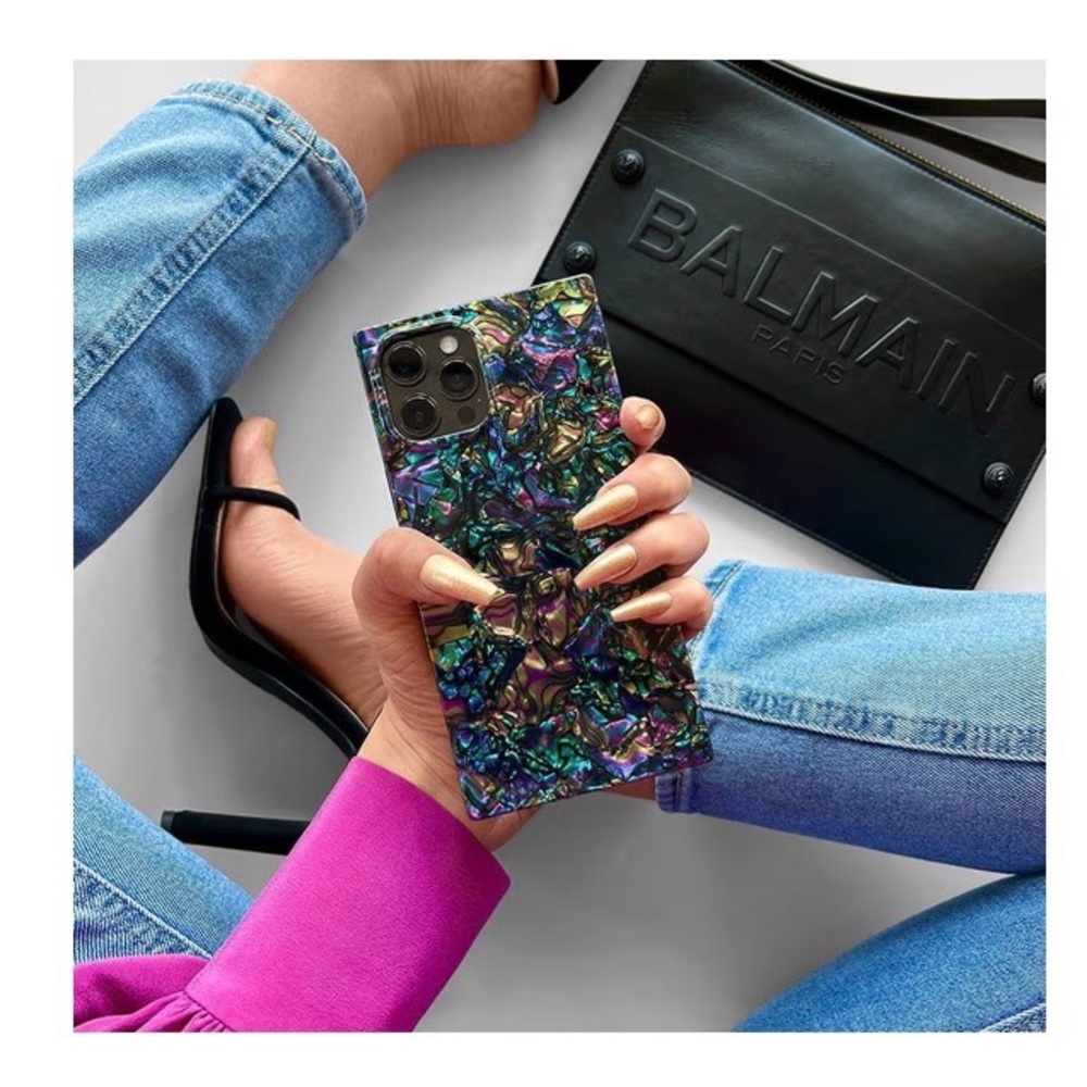 IPhone 17 pro Flaunt Iridescent Multi-Color Phone Case - Protective Design